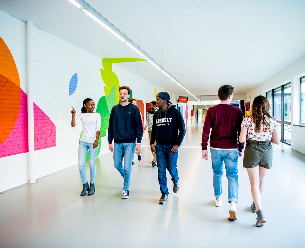 Students walking on the Hasselt University campus