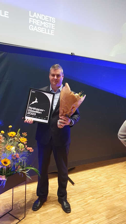 Kjetil Helland receiving the Nyskapergasellen award
